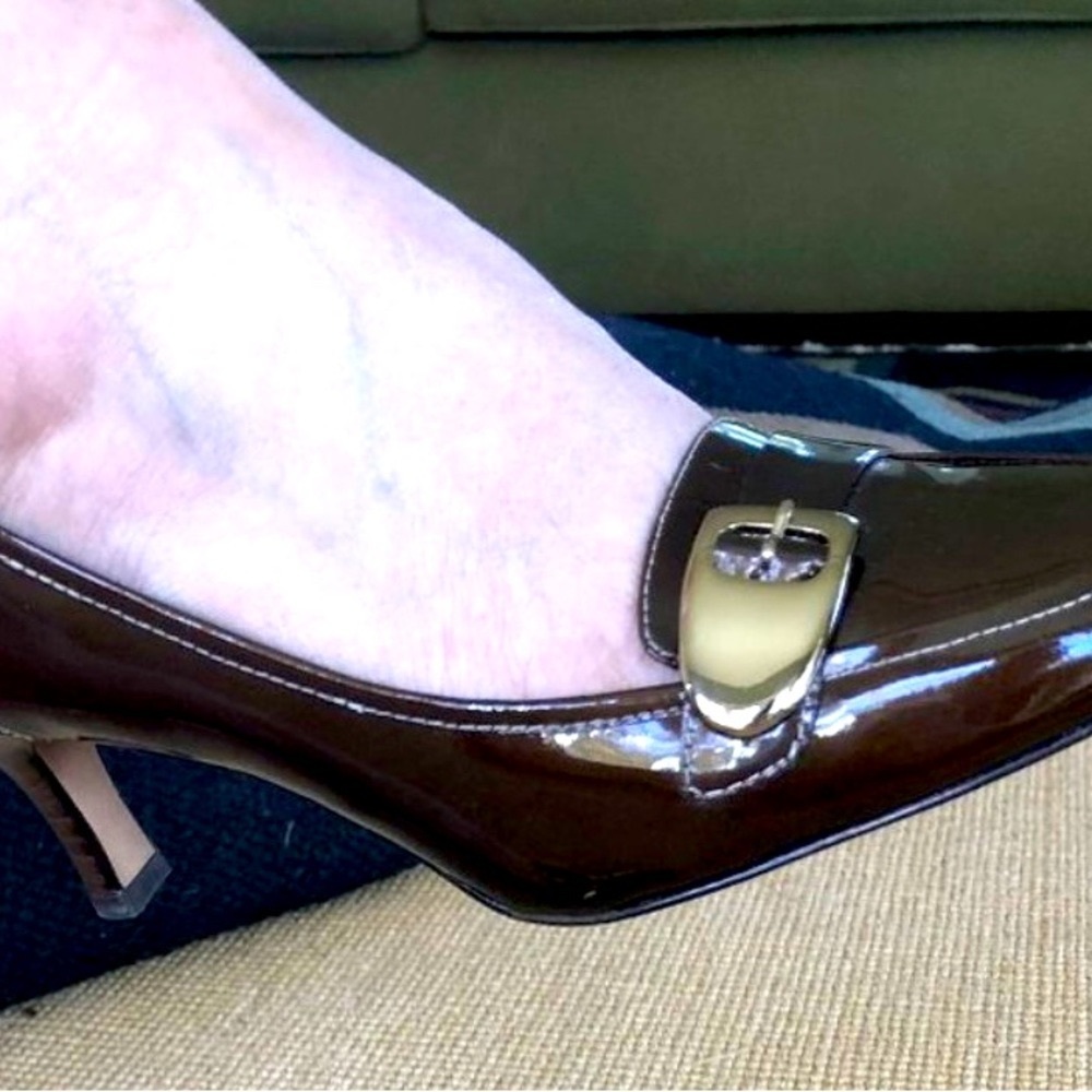 CIRCA Joan & David Shimmering Bronze Chocolate Brown Patent Leather Heels Size 8
